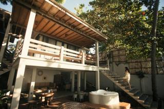 Exclusive Beachfront Villa w/ Outdoor Tub & Kayaks - Sabang - 0