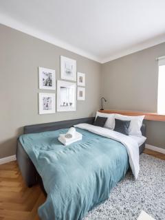 Metro Ratusz Arsenał Designer Studio by BookingHost - 5