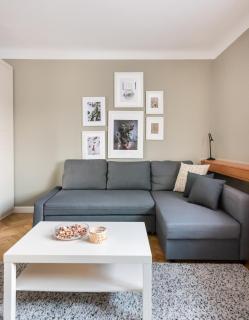 Metro Ratusz Arsenał Designer Studio - Warsaw - 9