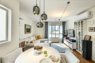 Radiant 1BR Apt w Parking in the Heart of Tel Aviv with Shelter by Sea N' Rent - Tel Aviv - 0