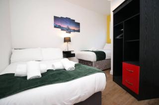 Stylish Group Stay - 4Beds Flat at Swansea Centre - 2