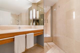 Holiday Inn Nice - Port St Laurent by IHG - Saint-Laurent-du-Var - 7