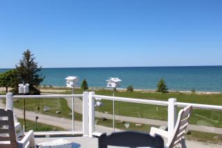 The Purple Martin Lakeside Inn Bird Sanctuary on Lake Huron - Rogers City - 6