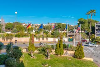 Holiday Inn Nice - Port St Laurent by IHG - Saint-Laurent-du-Var - 1