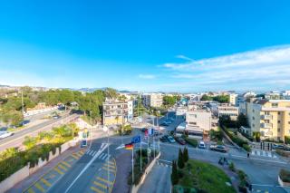 Holiday Inn Nice - Port St Laurent by IHG - Saint-Laurent-du-Var - 2