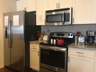 3 Bedrooms 2 Bathrooms Lucaya Village 22-103 - 3