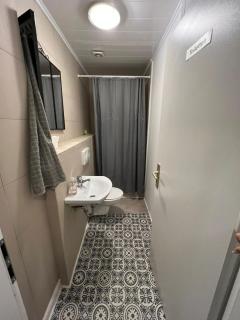 Adam's Hostel - Self Check-In & Only Private Rooms - Düsseldorf - 2