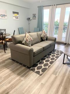 LAKETOWN 5 POOLs STEPS TO BEACH FAMILY FRIENDLY - Panama City Beach - 1