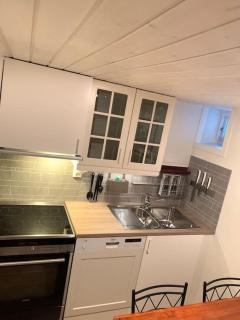 Quiet, centrally-located apartment, parking included - Molde - 2
