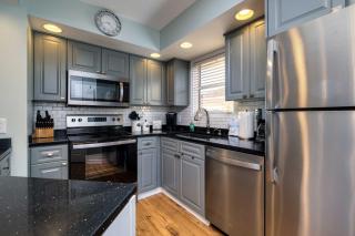 Less Than 1 Mi to Ocean North Myrtle Beach Condo - Myrtle Beach - 2
