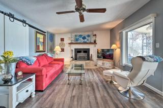 Lakefront Vacation Rental with Deck and 2 Docks! - Hardy - 0