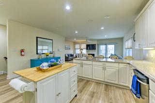 Sunny Brigantine Townhome Walk to Beach - 2