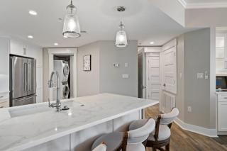 6103 Hampton Place North - 2
