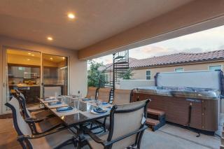Paradise Village 111 Private Hot Tub, Fire Pit, Nintendo Switch, Ping Pong, Pickle ball Equipment, Games, and More - Santa Clara - 0