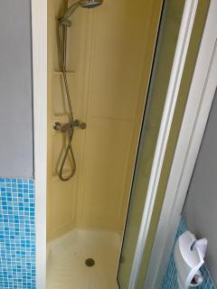 Domek nad stawem - 2