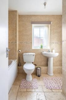 Oris Hut Stylish Ensuite Room Near Luton Airport - 5