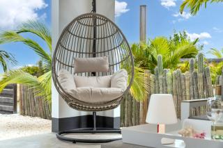 Lagoon Lounge - 1