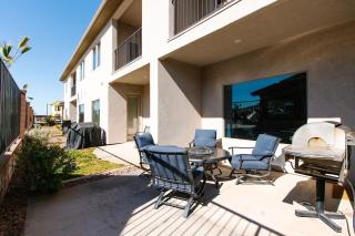 395 Zion Village X-BOX ONE, LOTS OF GAMES, BUILT-IN BUNK BEDS, POOL VIEWS, AND MORE! - Hurricane - 1