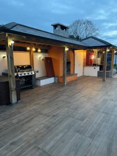 Green Monkey Lodge - British - 6
