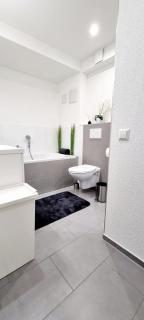 New Modern SelfCheckin PublicFreeParking HighSpeed Wifi KingSizeBed - Baden-Baden - 1