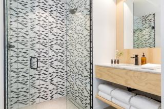 Blackhaus B10 by AvantStay Modern Room Pool - 2