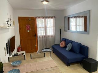 Apartament Casa del Gato Rojo , communal swimming pool , terrace with barbecue - 5