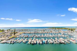 Stunning 1BR Ocean View Condo at Ilikai Marina - Honolulu - 8