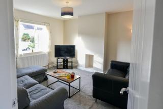 Long stay 3 bed house - 6 x beds & free parking - Newbold - 7