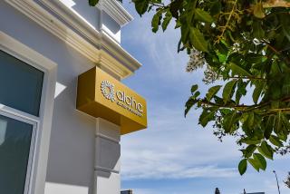 Aloha Central Platinum Apartments - 5