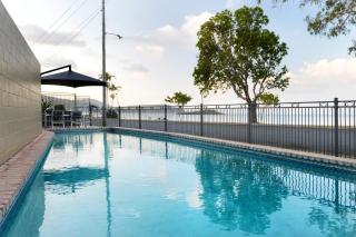 Whitsunday Waterfront Apartments - Airlie Beach - 2