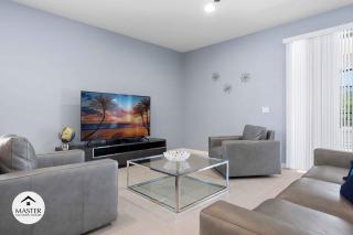8 Bedroom 6 Bathroom Windsor At Westside 8904Bc - 8