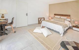 Amazing Home In Robion - 1