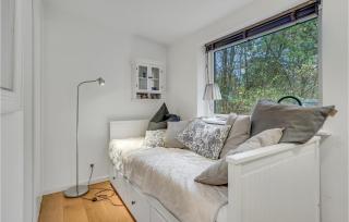 Gorgeous Home In Højby With Wifi - Højby - 4