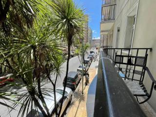 Rincon Billinghurst en MDQ, departamento a 150 ms del mar, 2 dormitorios, capacidad 7 personas, solo familias, con balcon y patio, en Lamadrid 2238 Mar del Plata - Mar del Plata - 7