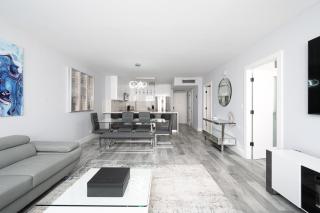 AMAZING 2BR 2BA NEWLY RENO BEACHFRONT APT W/BEACH VIEW - Hollywood - 9