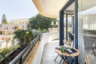 Chic 3BR Apt w Balcony & Parking by Tel Aviv Port by Sea N' Rent - Tel Aviv - 4