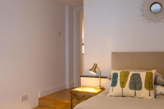 Modern apt near gardens with large decking area - Vivre Retreats - Bournemouth - 4