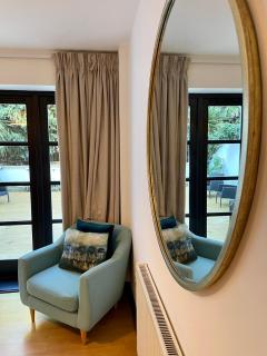 Modern apt near gardens with large decking area - Vivre Retreats - Bournemouth - 7