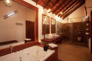 StayVista at Cedar - Strelitzia 2BHK with Breakfast and Jacuzzi - Chikmagalur - 2
