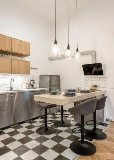 Industrial Fantasy Apartment - Budapest - 8