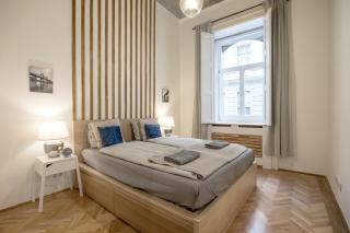 Industrial Fantasy Apartment - Budapest - 9