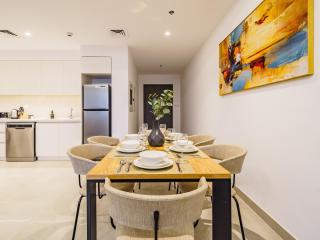 Incredible Waterfront Apt with Panoramic Views - Dubai - 7