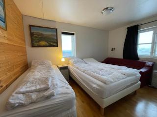 Fagrabrekka Guesthouse - Staður - 1