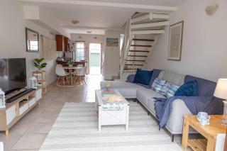 Beachfront Accommodation - 7