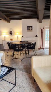 Uzès, au cœur du centre médiéval Le Logis du Consul un bien d'exception du XVIème siècle - 7