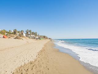 Cubo's Beach & Parking Jardines de Don Carlos - Marbella - 3