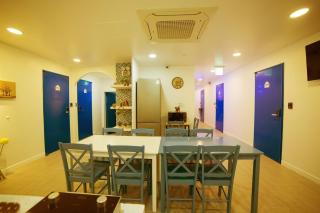 Stay in Blue - Seoul - 0