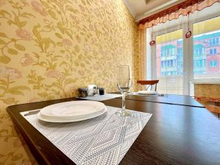 ApartPoltava ДВОКІМНАТНІ апартаменти, до 6 спальних місць, кутова ванна, КОРПУСНИЙ ПАРК, документи для відрядження - Poltava - 1