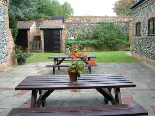 The Crown Hotel - Mundford - 1