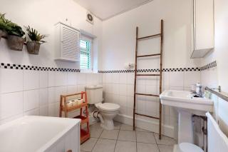 Stunning 2 bed flat in Richmond - Kew - 1